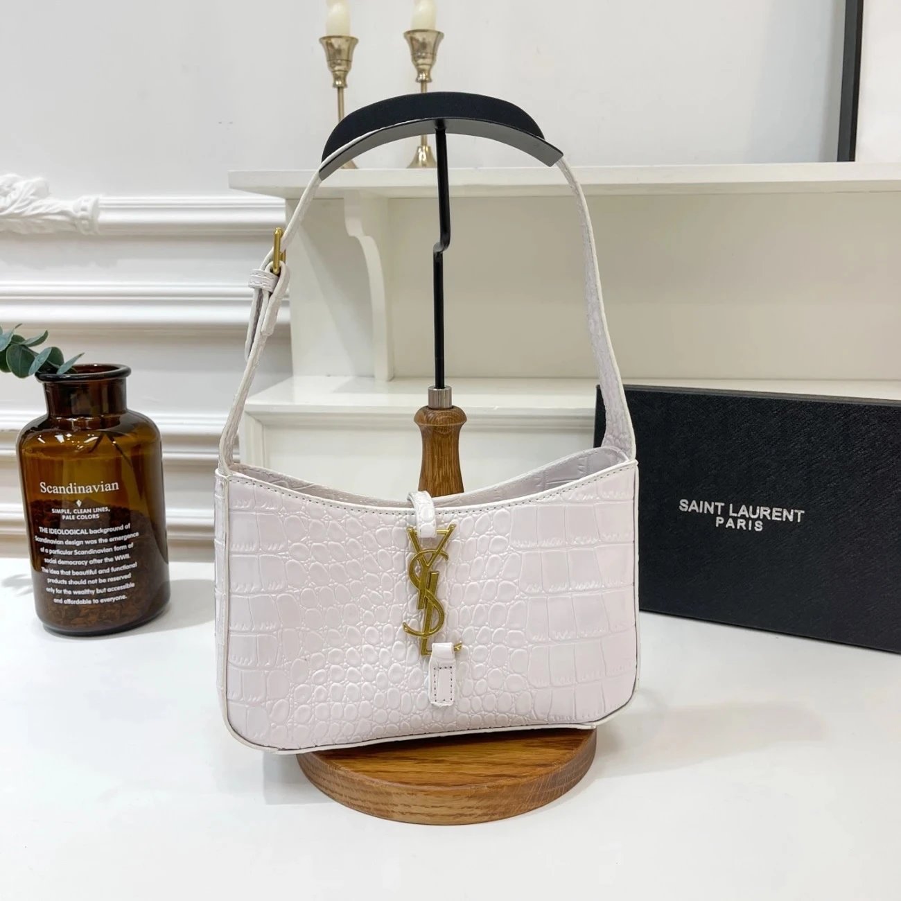 Saint Laurent Le 5 À 7 Handbag 9