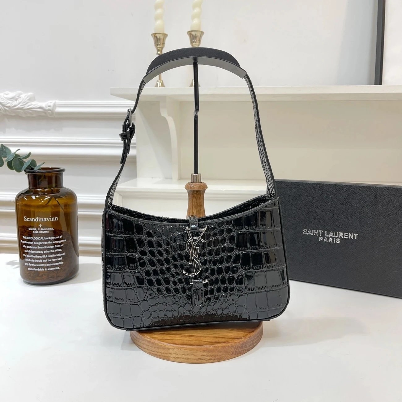 Saint Laurent Le 5 À 7 Handbag 5
