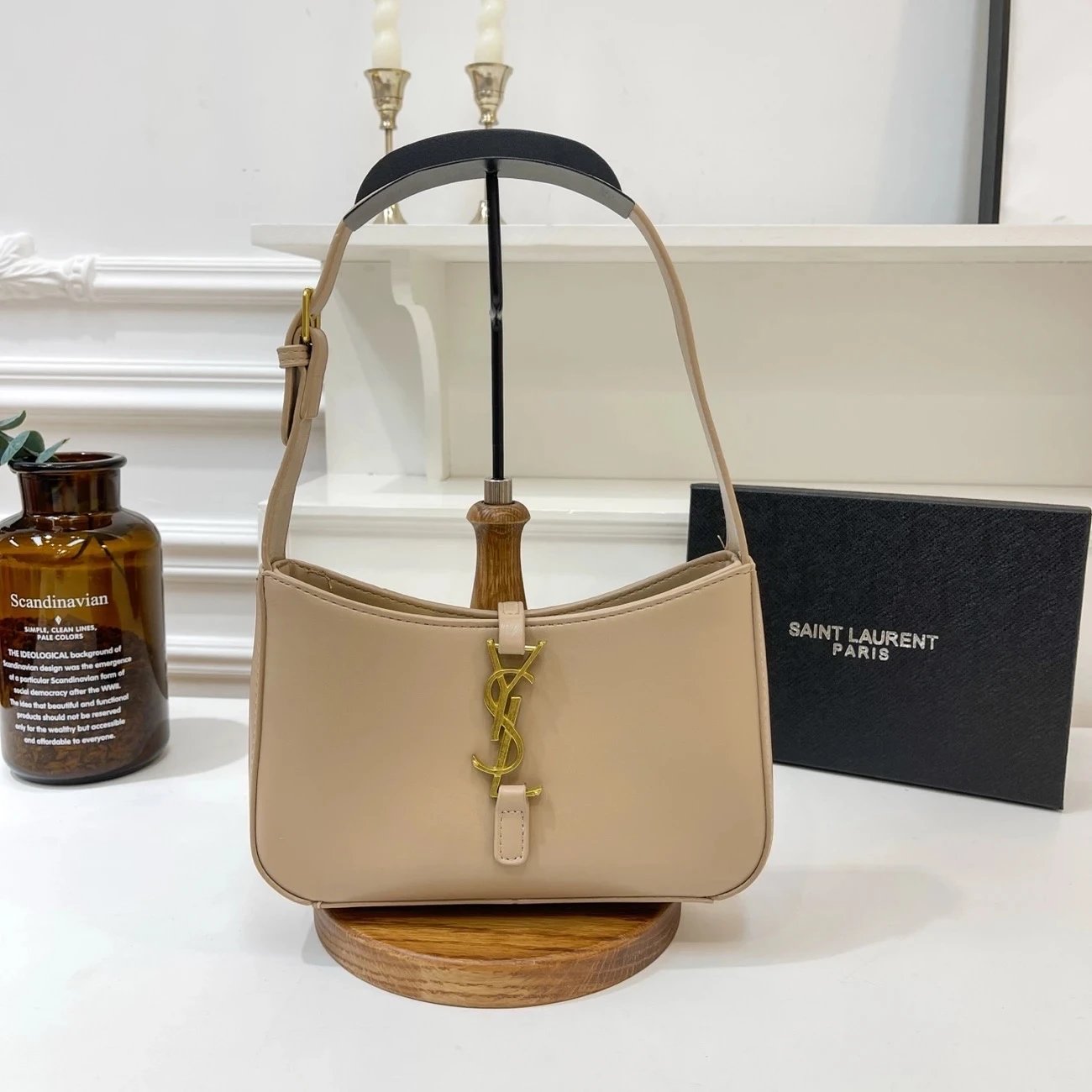 Saint Laurent Le 5 À 7 Handbag 10