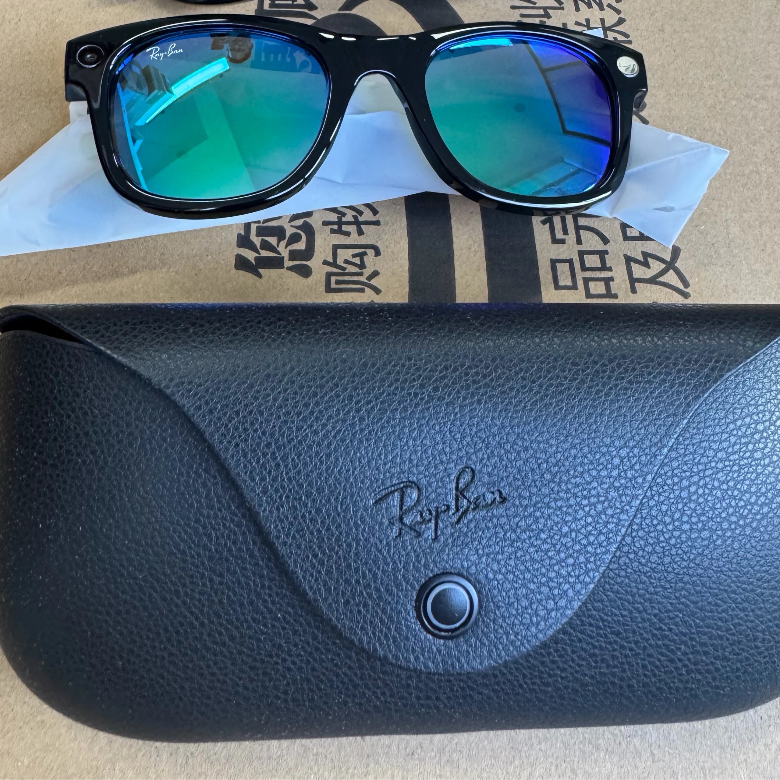 Mini version black leather case blue lens