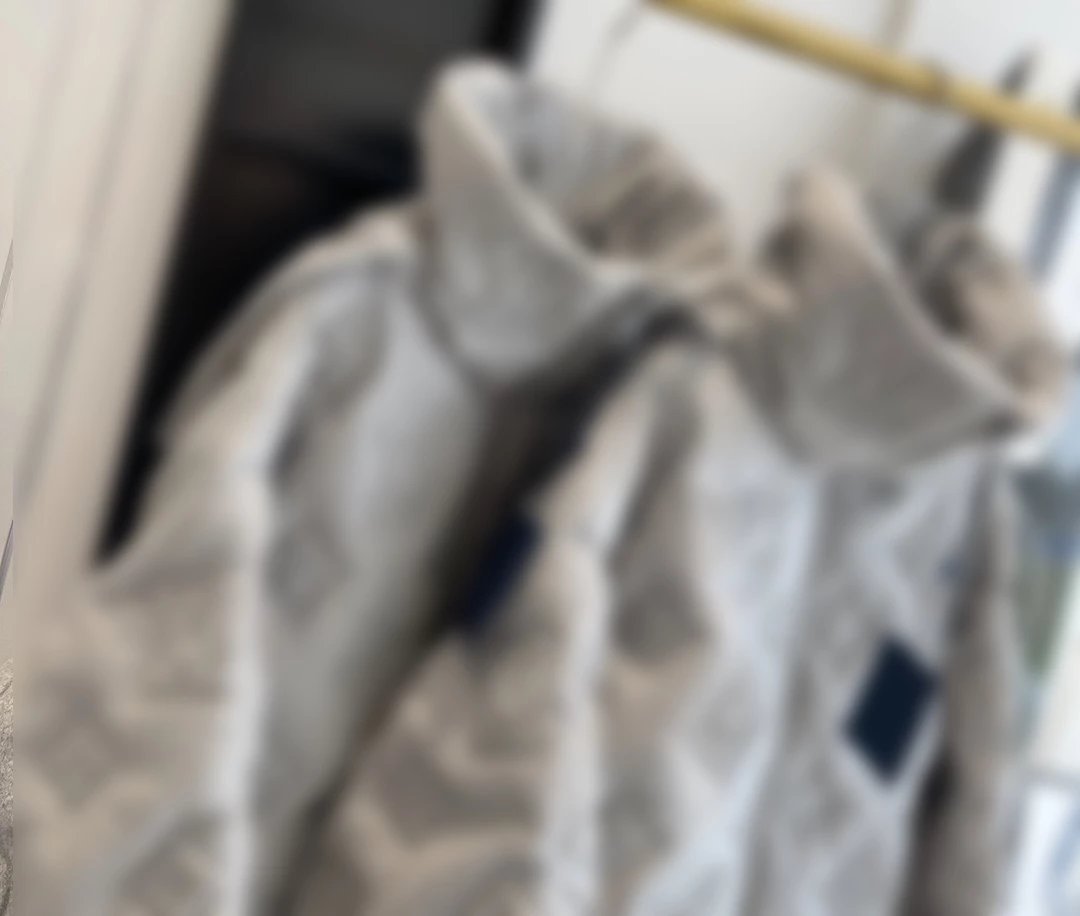Bosidon embossed down jacket