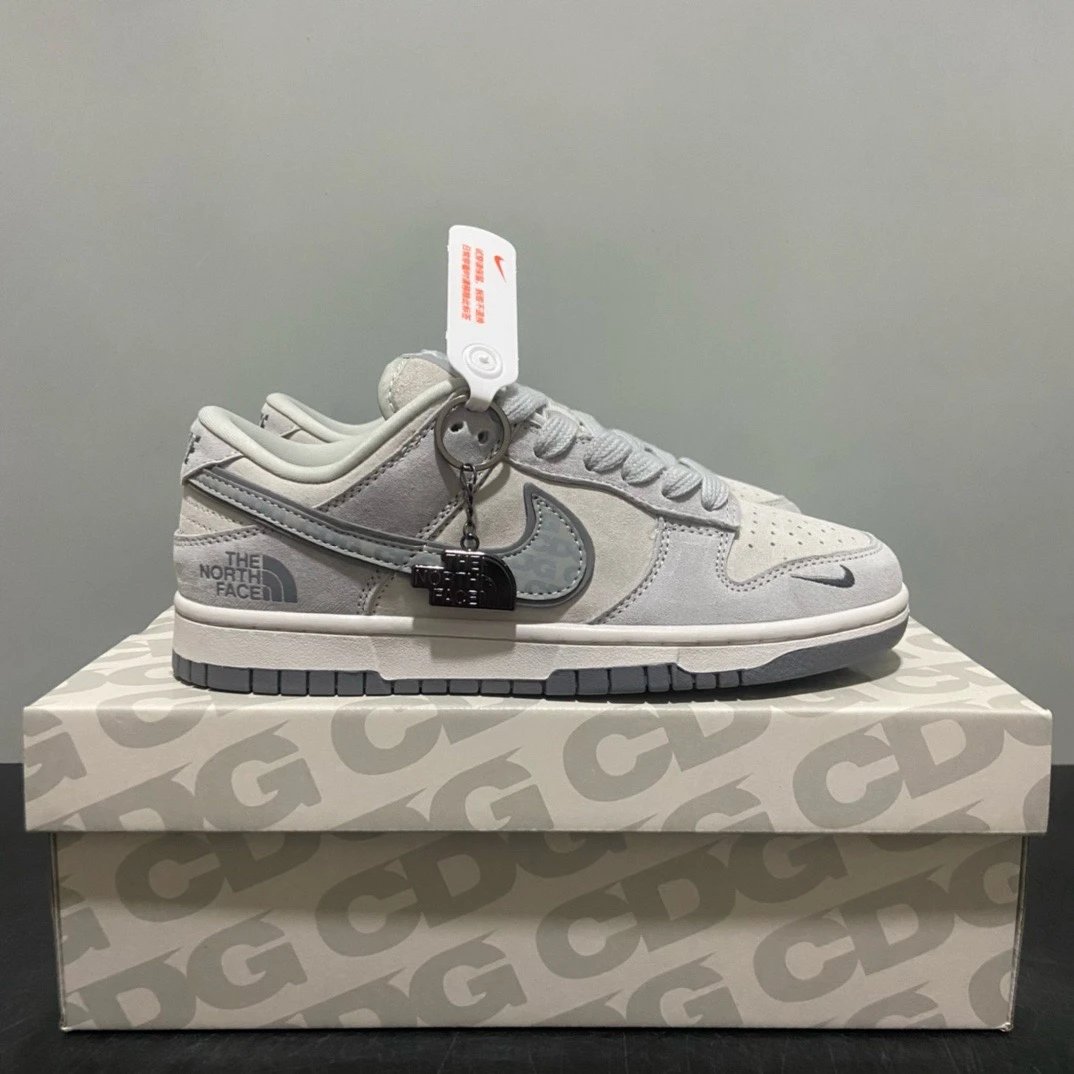 现货 头层 鼎级大厂出品 Nike Dunk北面定制款 dunk板鞋联名款 Nike板鞋 Nike Dunk Low 男女同款
