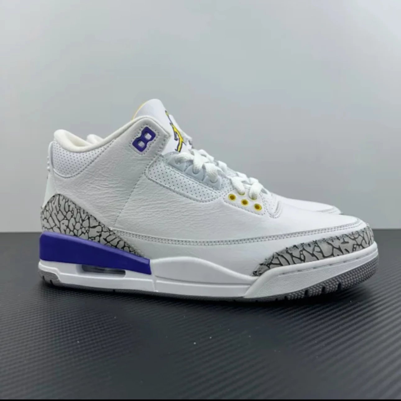 Lakers 869802 907