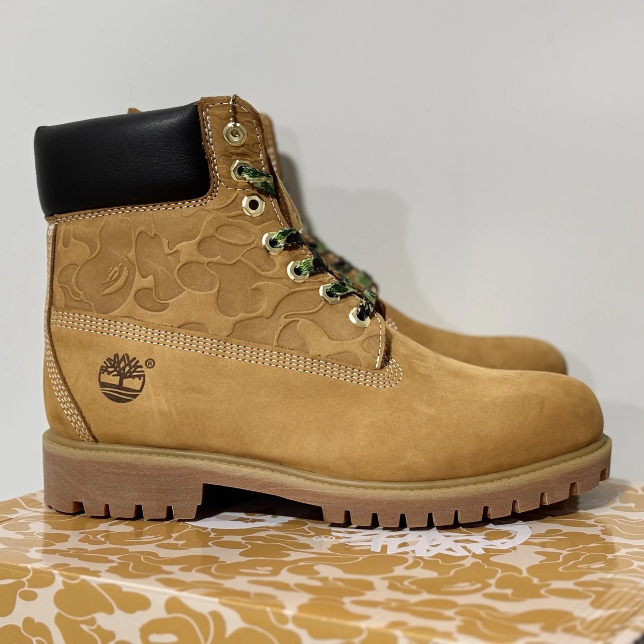 BAPE x Timberland Classic Yellow Boots - Guangdong Zhongshan Edition, High-Top 'Timberland' Style Durable Boots