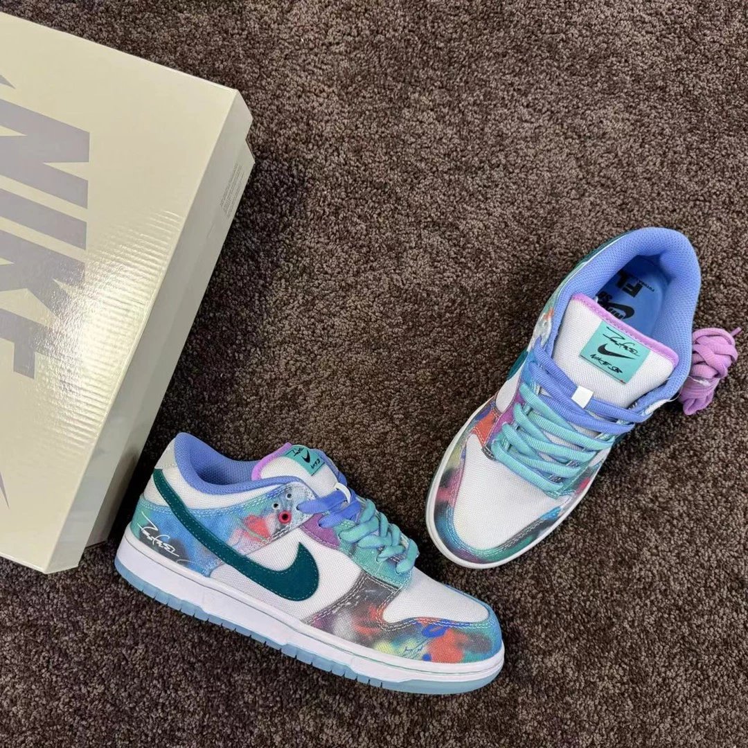 TOP/S2 Version Nike SB Dunk Futura Laboratories White Blue💰330