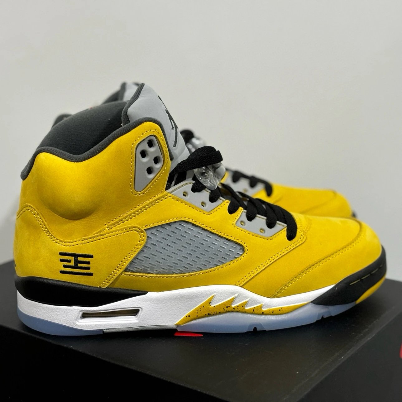 AJ5东京 Air Jordan 5 Retro“Tokyo”乔5黑黄色舒适百搭 防滑耐磨 中帮 复古篮球鞋 IO3372-700