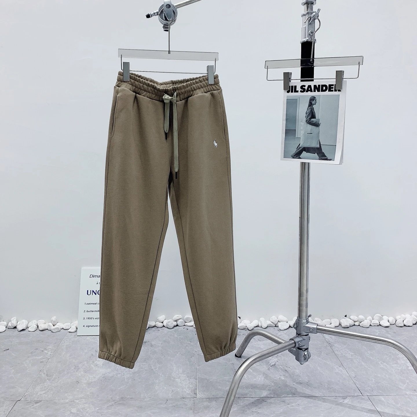 L2307  卡其色卫裤