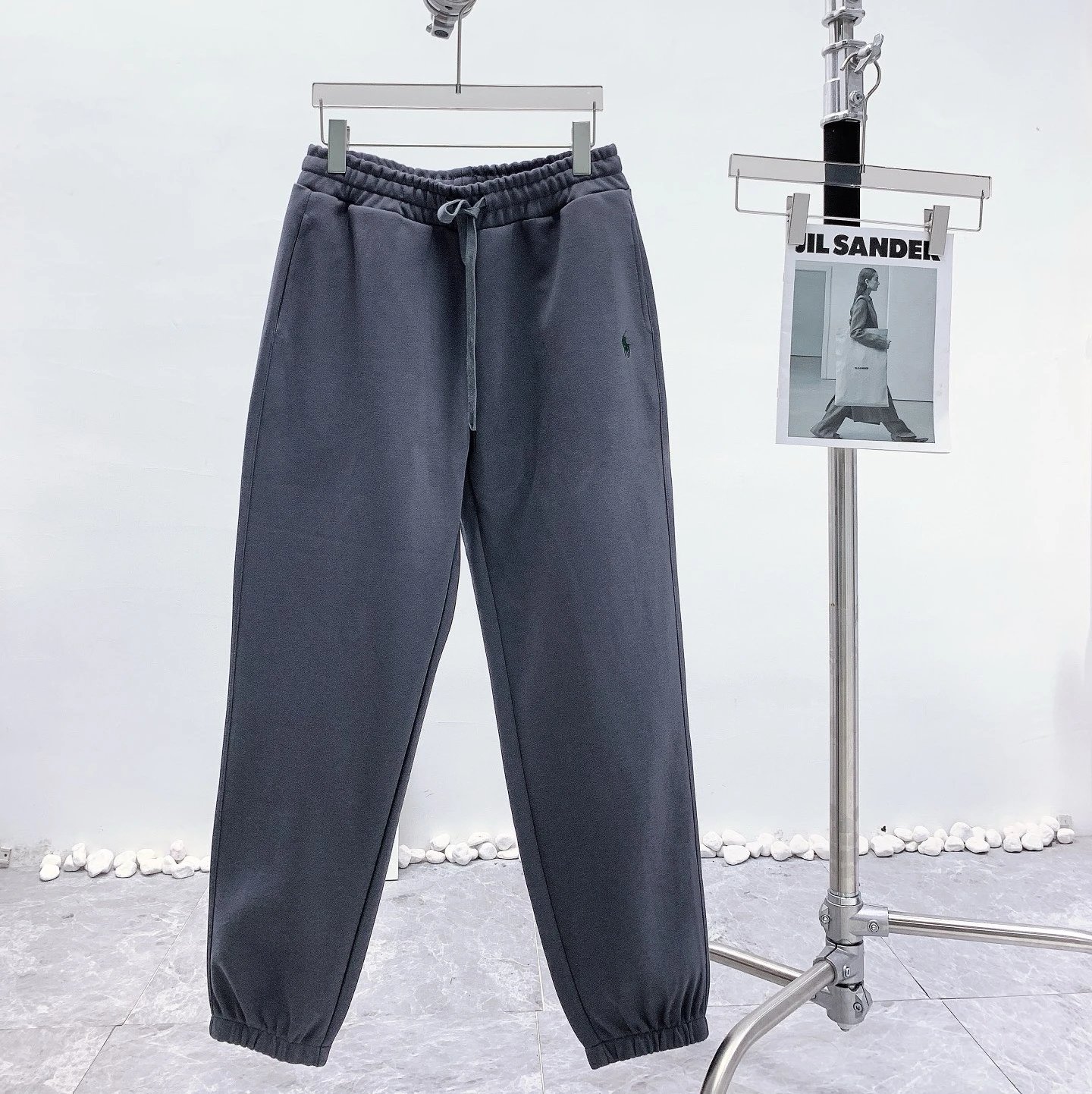 L2307  深灰色卫裤