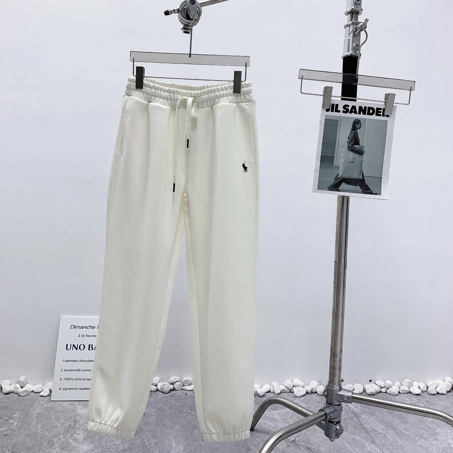 L2307  米白色卫裤