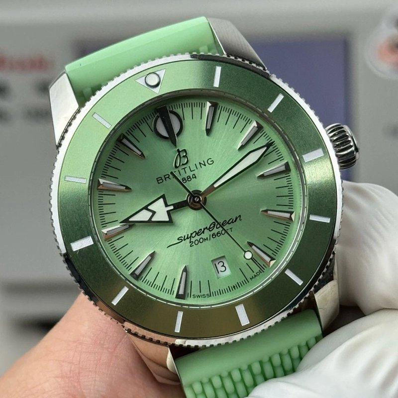 Watch from Three-legged