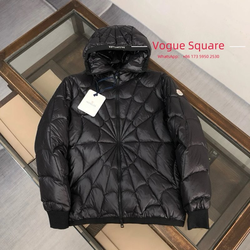 Moncler hat