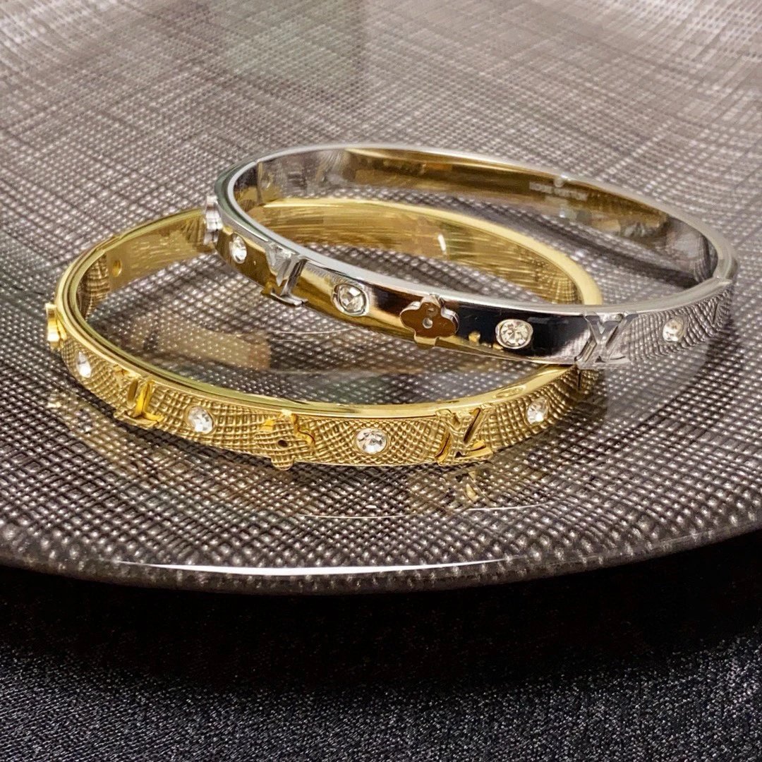Louis Vuitton Gold a