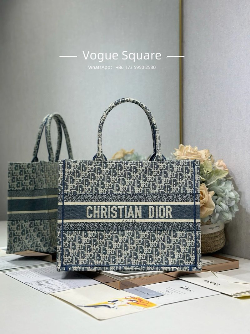 Shopping bag from Vogue Square