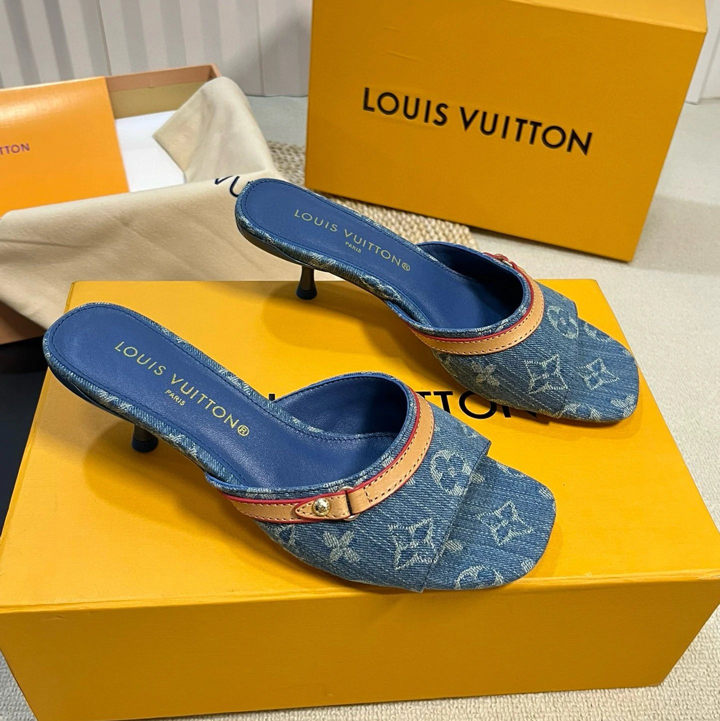Louis Vuitton Neo Revival 4