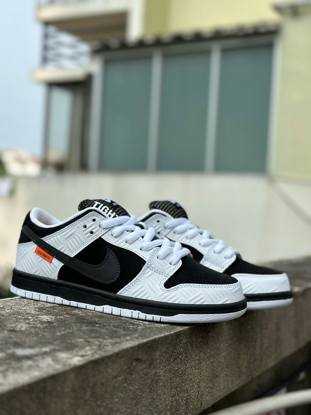 Nike Black and White Low Top Sneakers