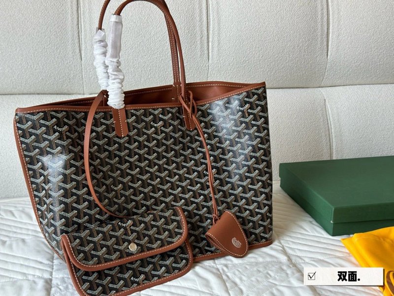 Shopping bag from Vogue Square