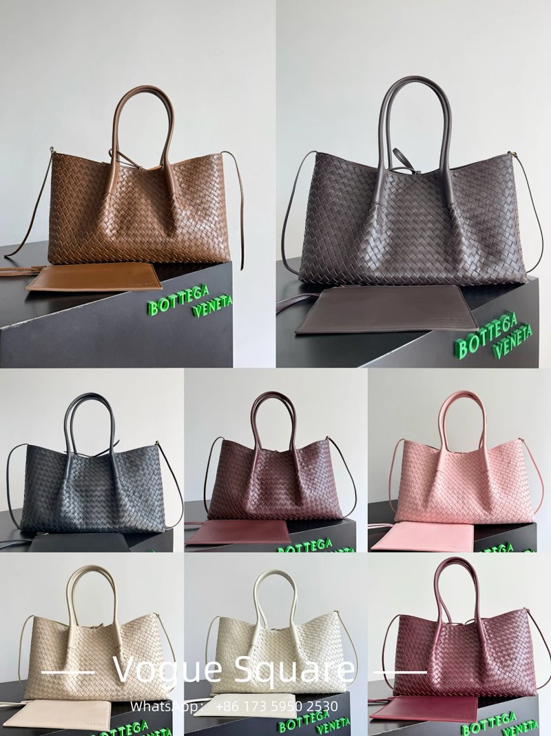 Shopping bag from Vogue Square