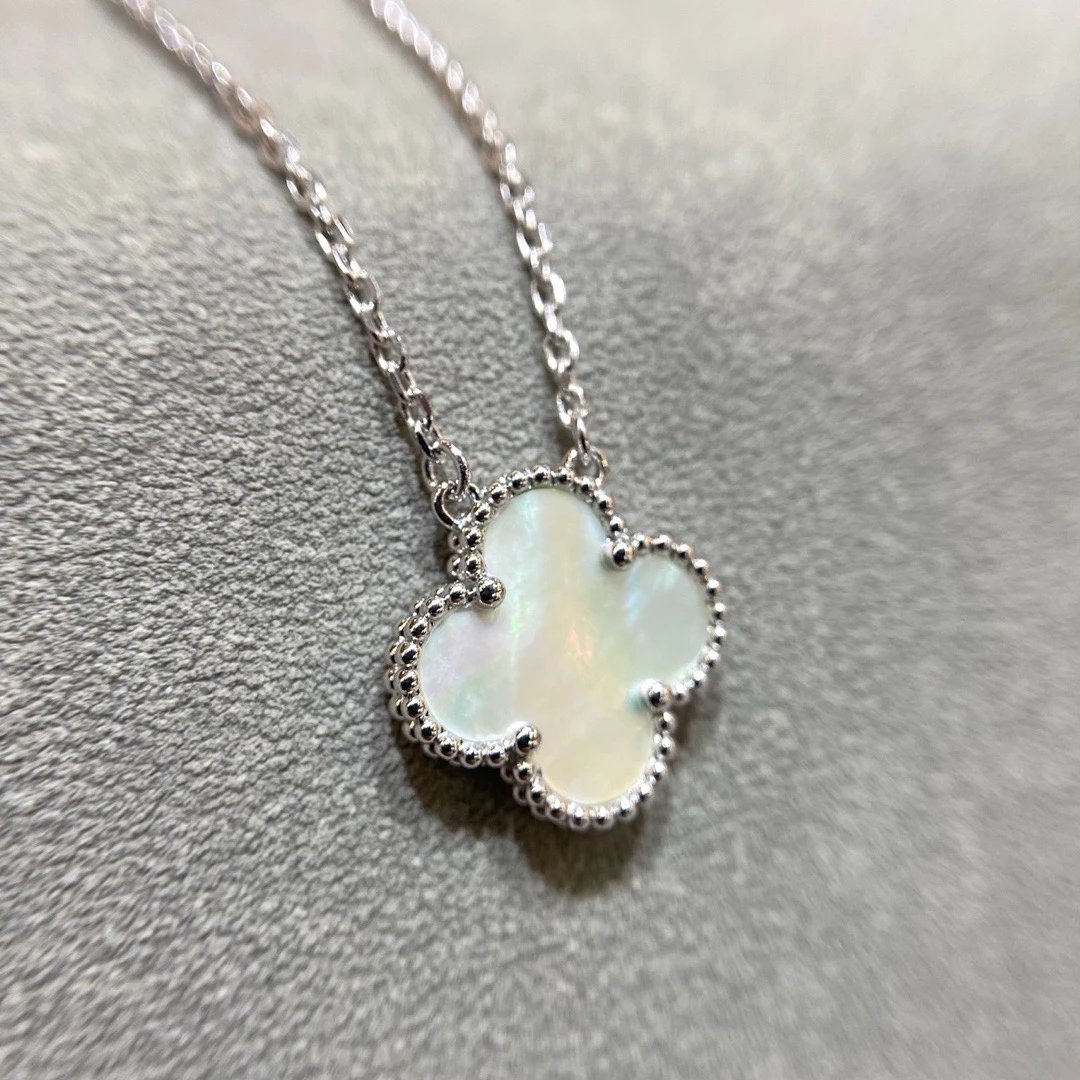 White Fritillaria Necklace SKU image