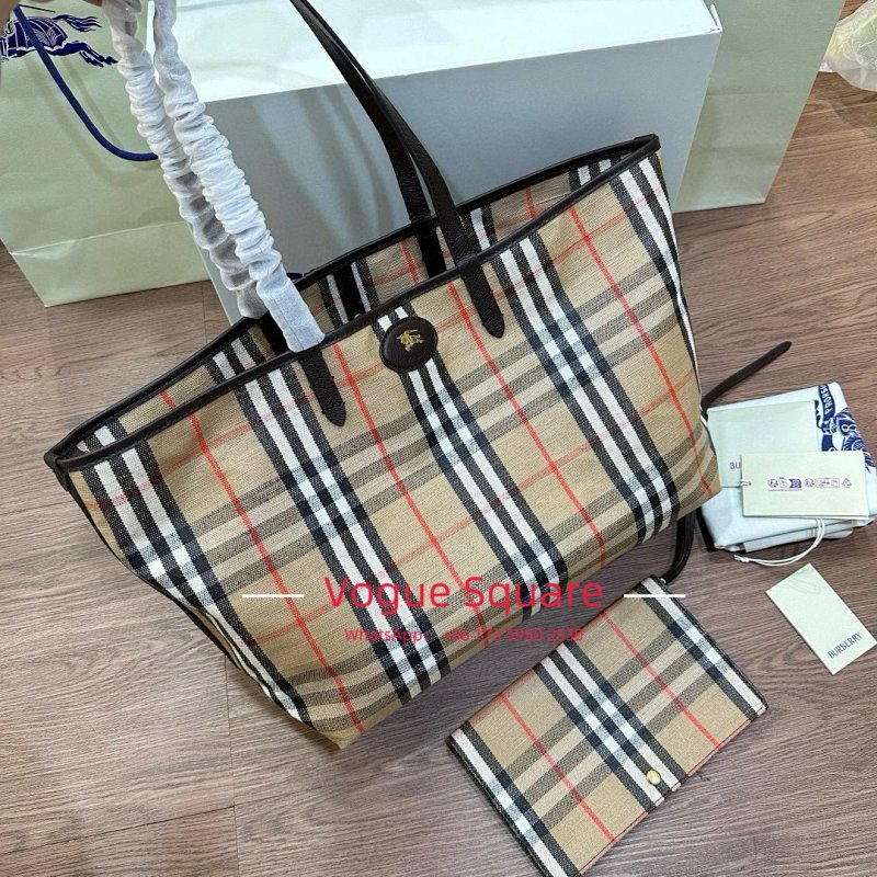 Shopping bag from Vogue Square