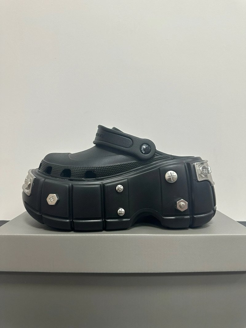 Slides from Vogue Square