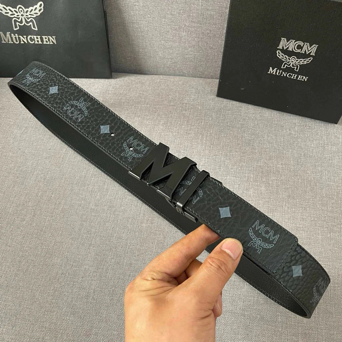 Black black buckle SKU image