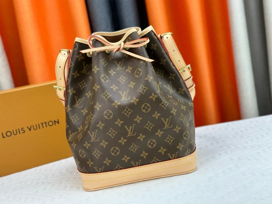 Louis Vuitton Brown 
