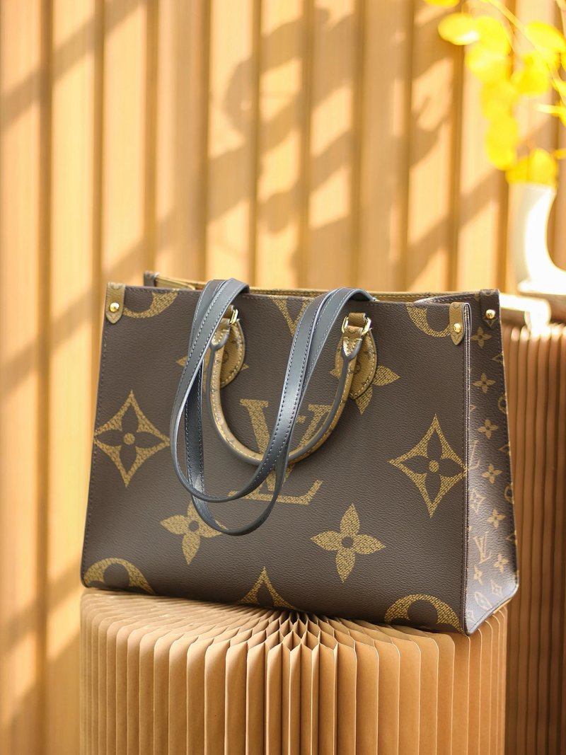 Shoulder bag from Vogue Square