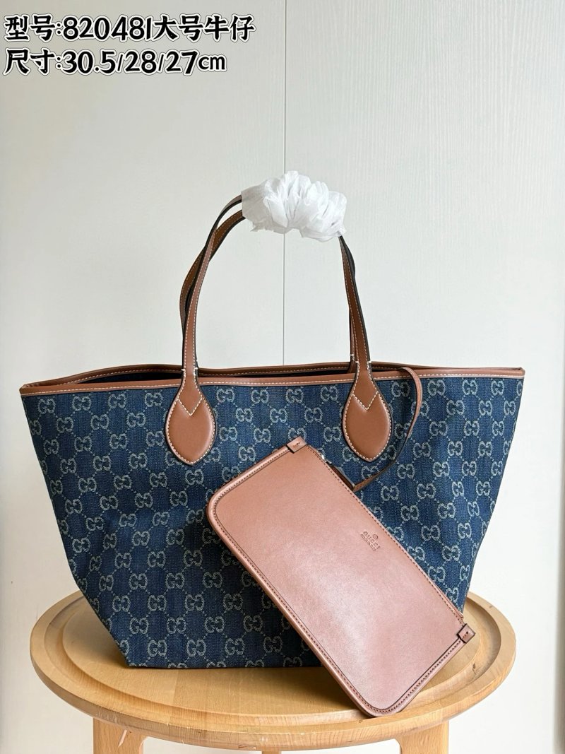 Shopping bag from Vogue Square