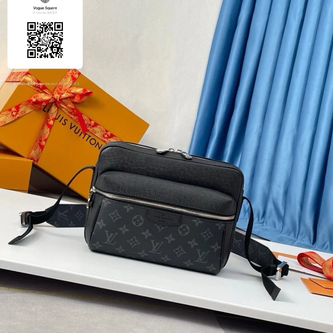 Louis Vuitton Black 