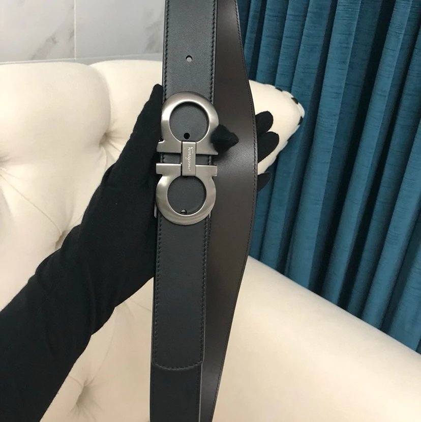 Salvatore Ferragamo Gancini Buckle Leather Belt Black