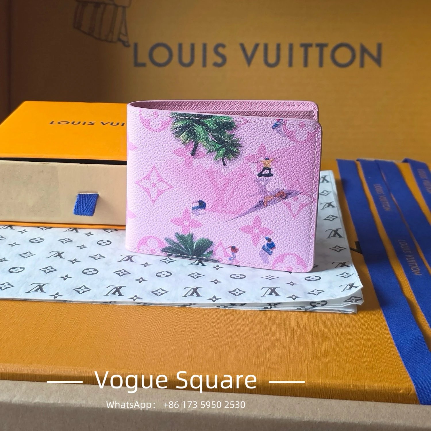 m 26081 Wallet powder SKU image