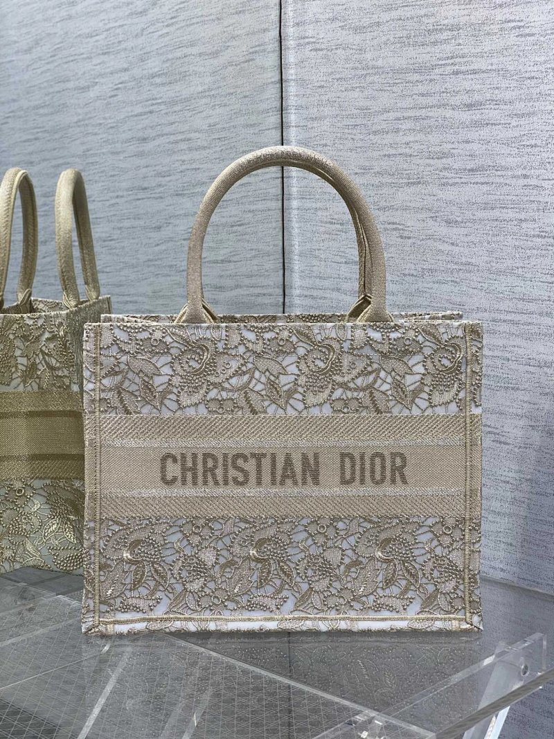 Tote bag from Vogue Square