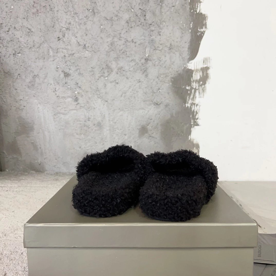 Balenciaga Slippers Embroidered Logo Teddy image 7