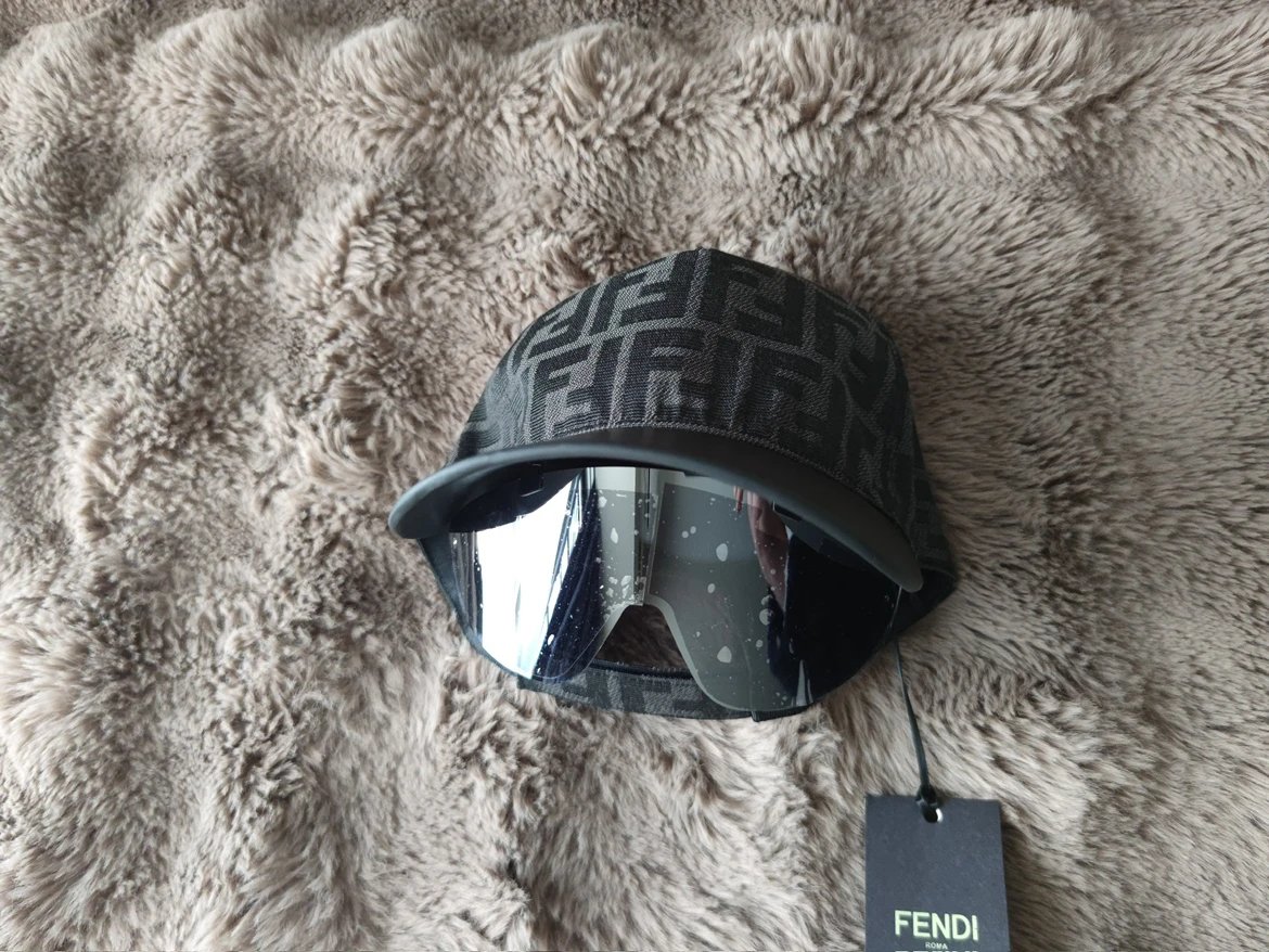 FD新款鸭舌帽带护目镜套装 5