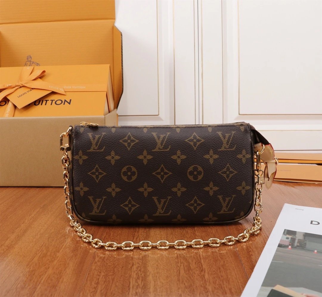 Louis Vuitton Monogram Pochett