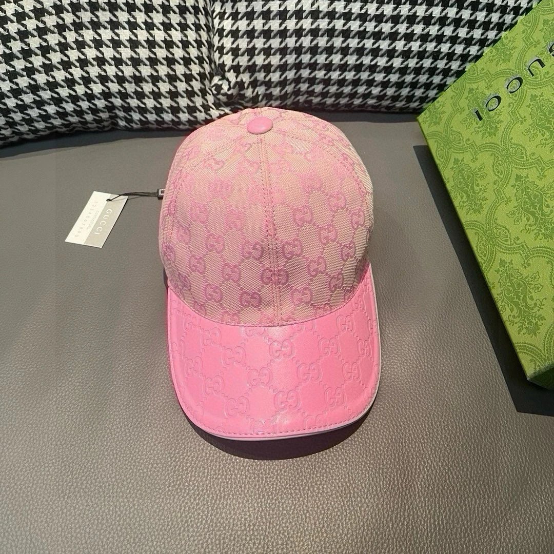 Gucci GG Supreme Baseball Cap