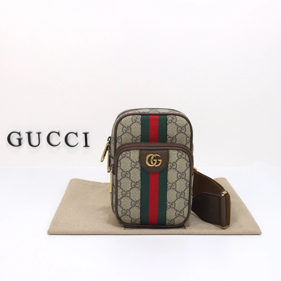 Gucci GG Supreme Small Shoulde