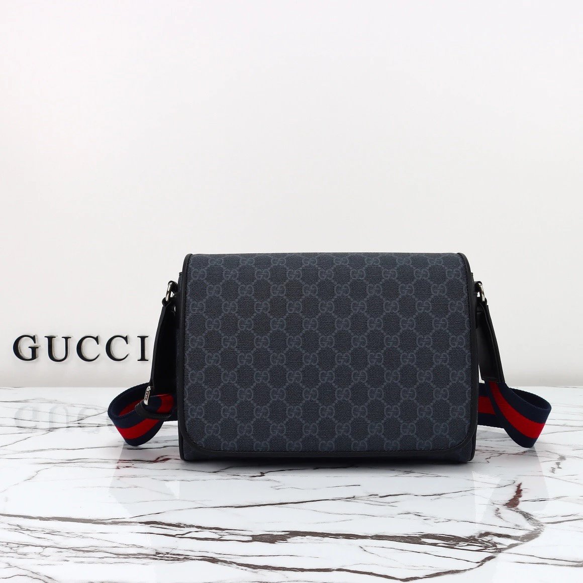 Gucci GG Supreme Messenger Bag