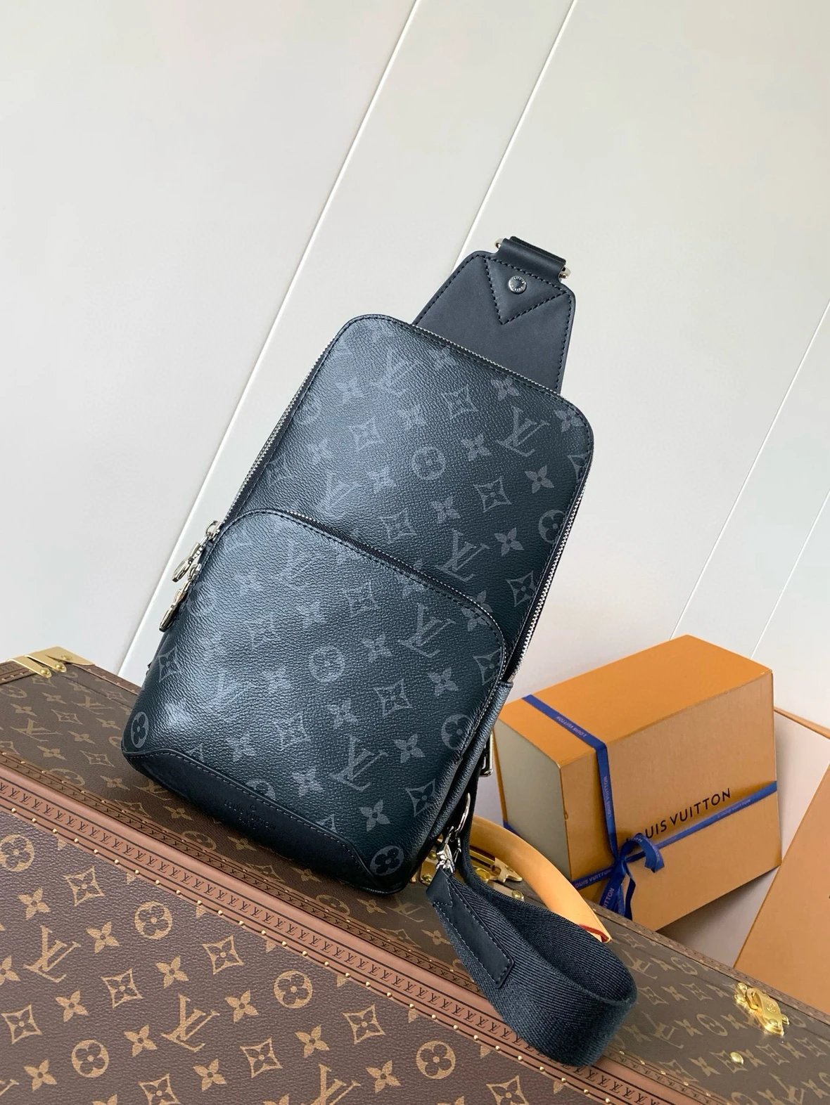 Louis Vuitton Monogram Sling B