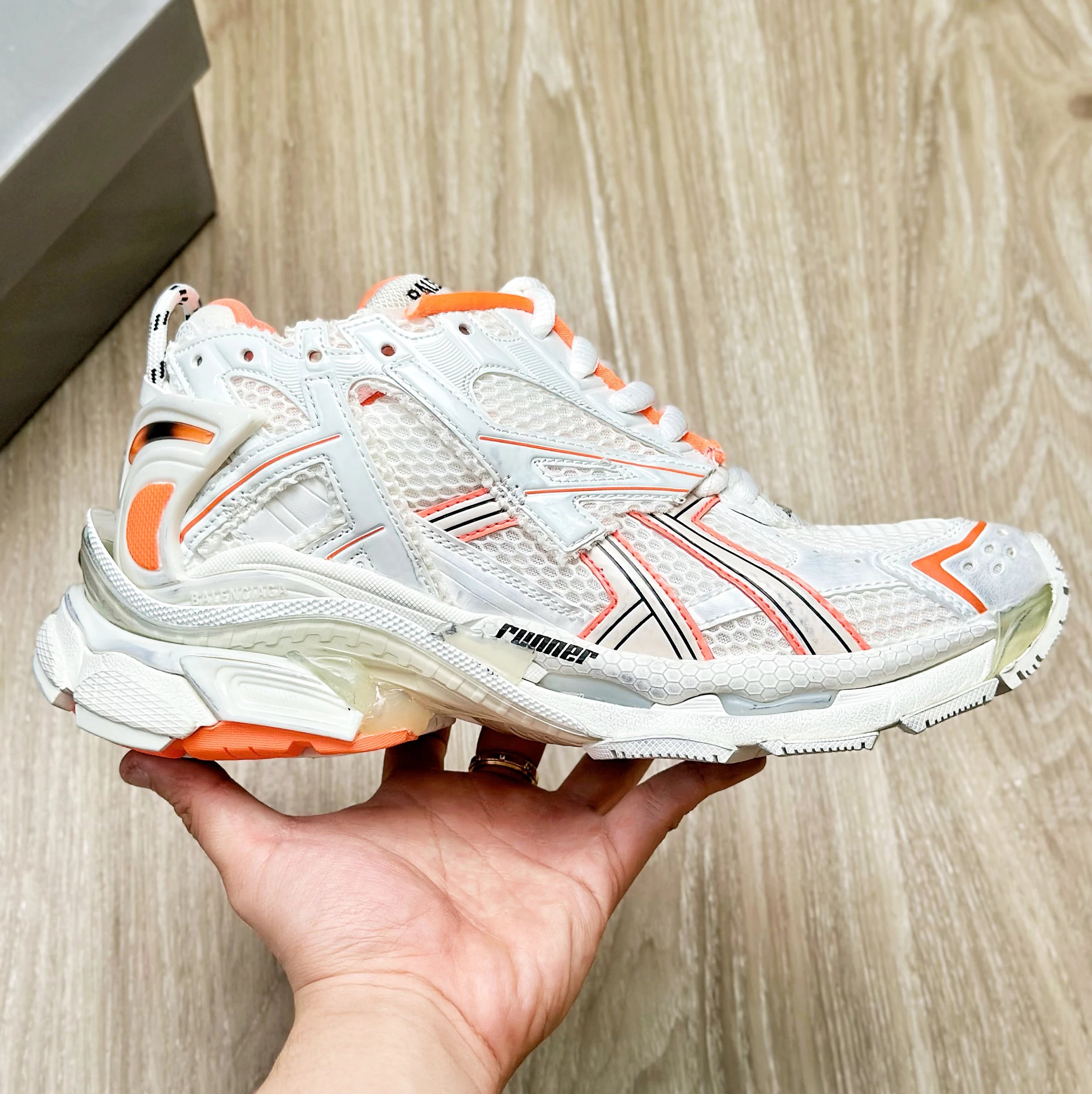 RUNNER NEON ORANGE/EGGSH 9770