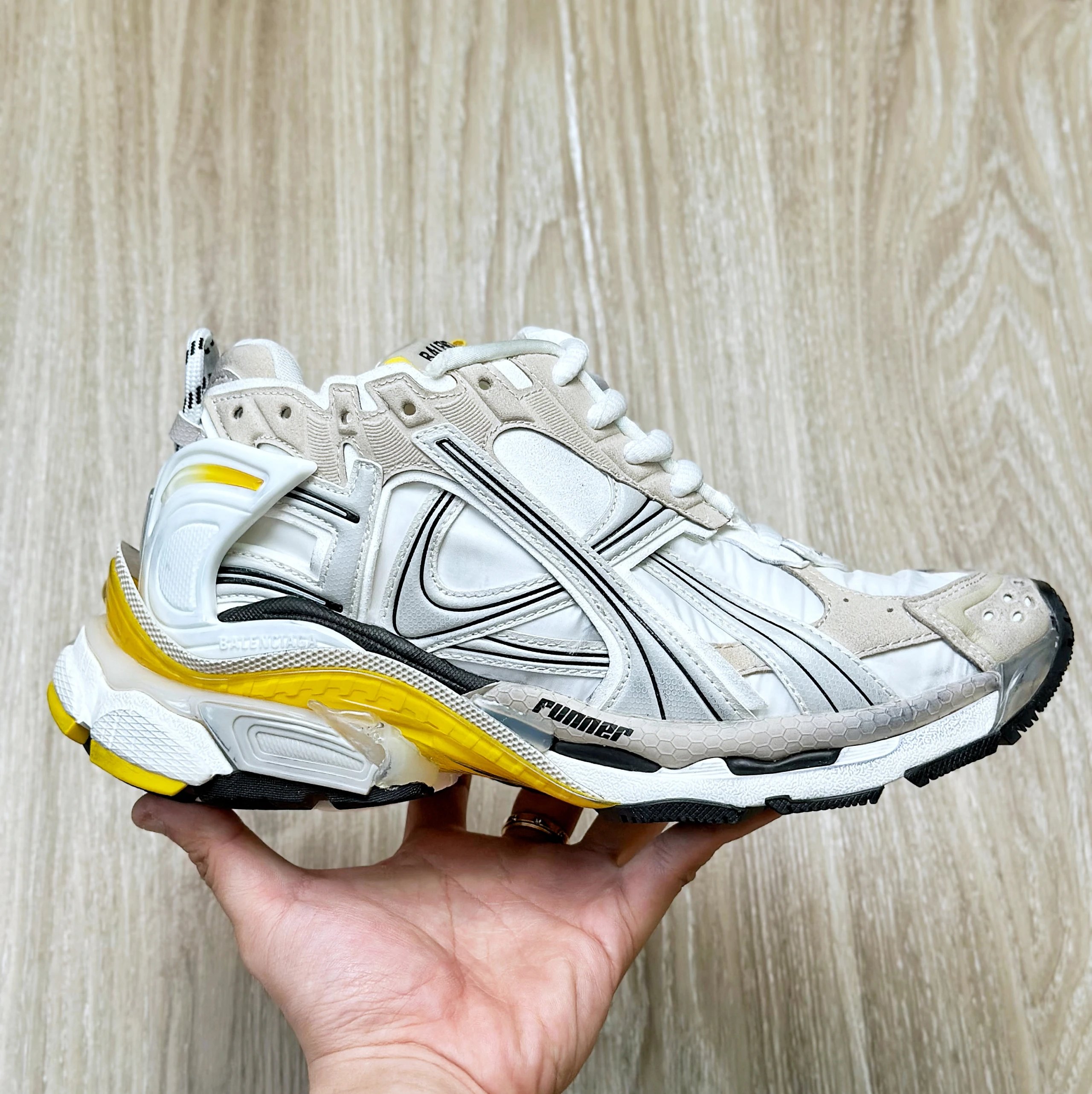 RUNNER GREY/WHITE/BLACK/YEL 9170