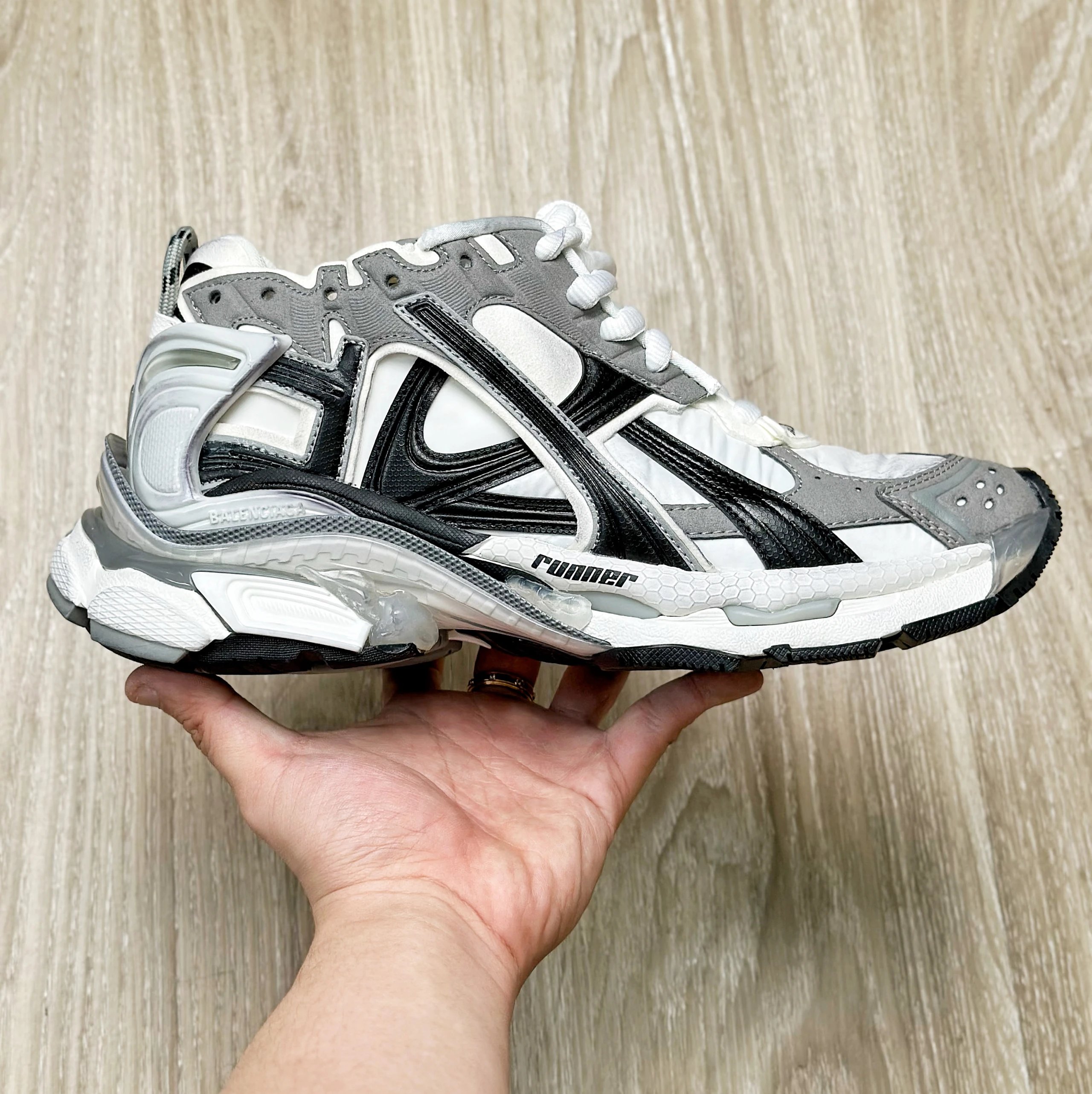 RUNNER GREY/WHITE/BLACK 9012