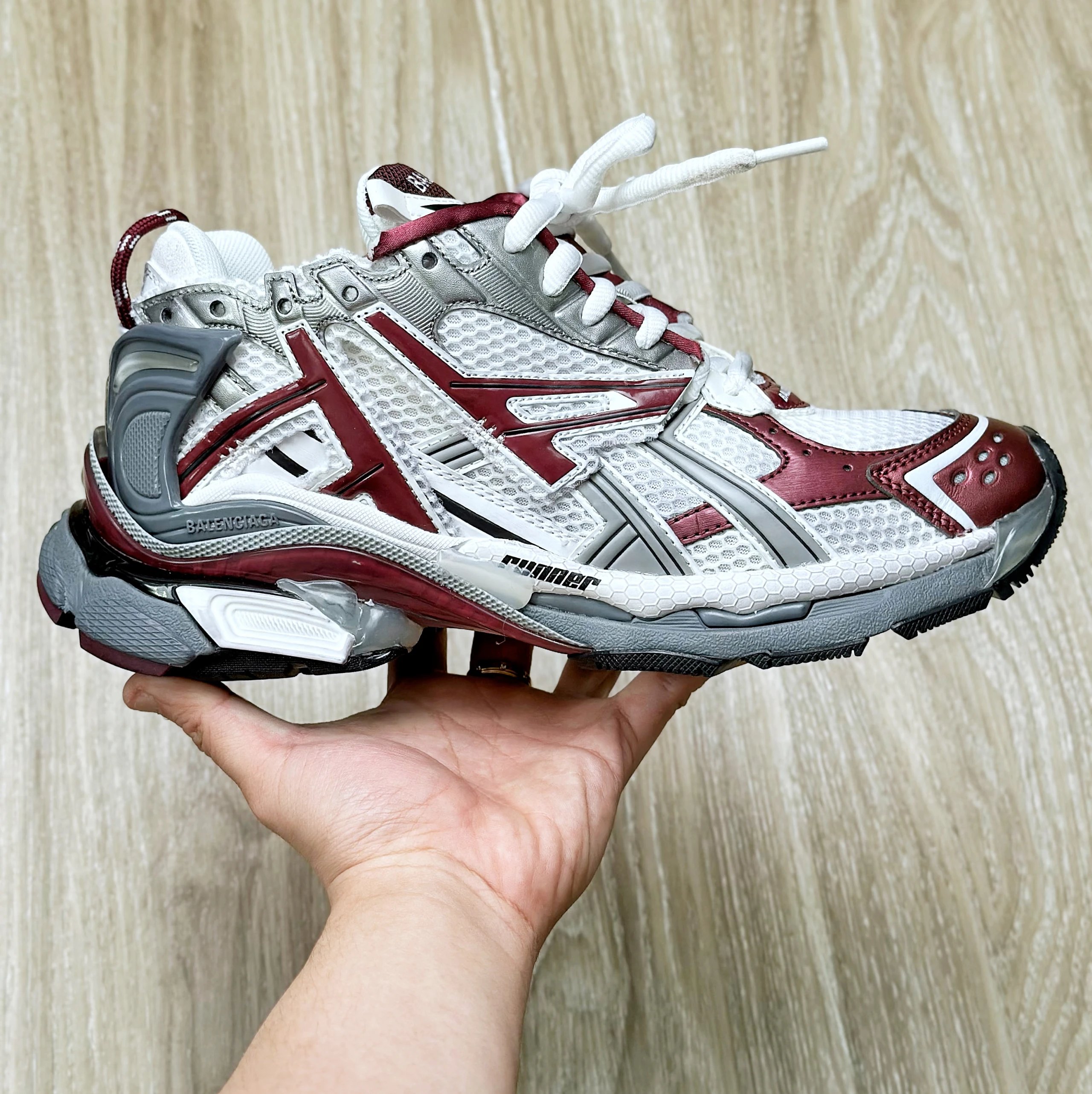 RUNNER WHITE/BURGUNDYIGREY 9069