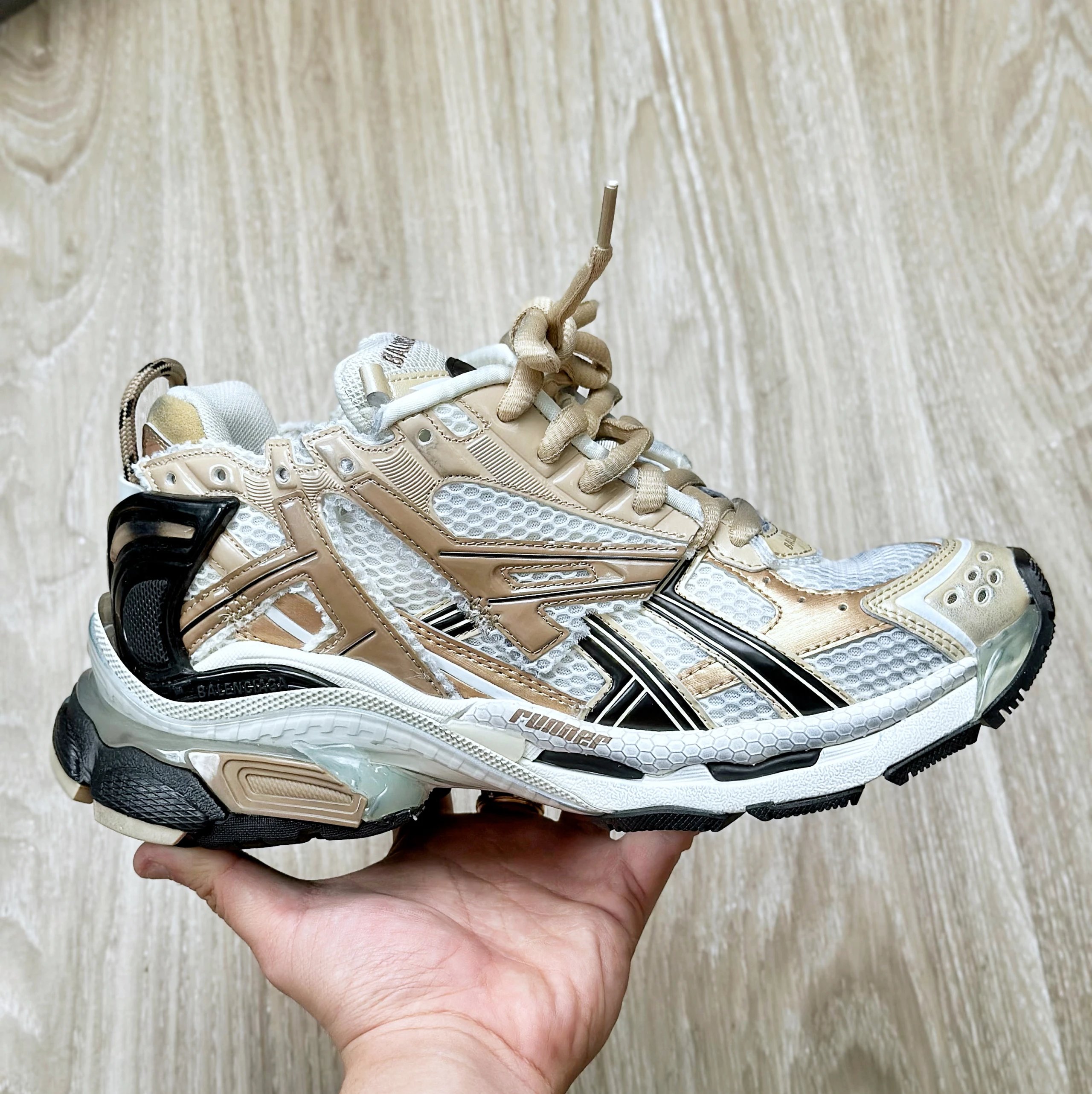 RUNNER BEI/D BEI/BLK 9891