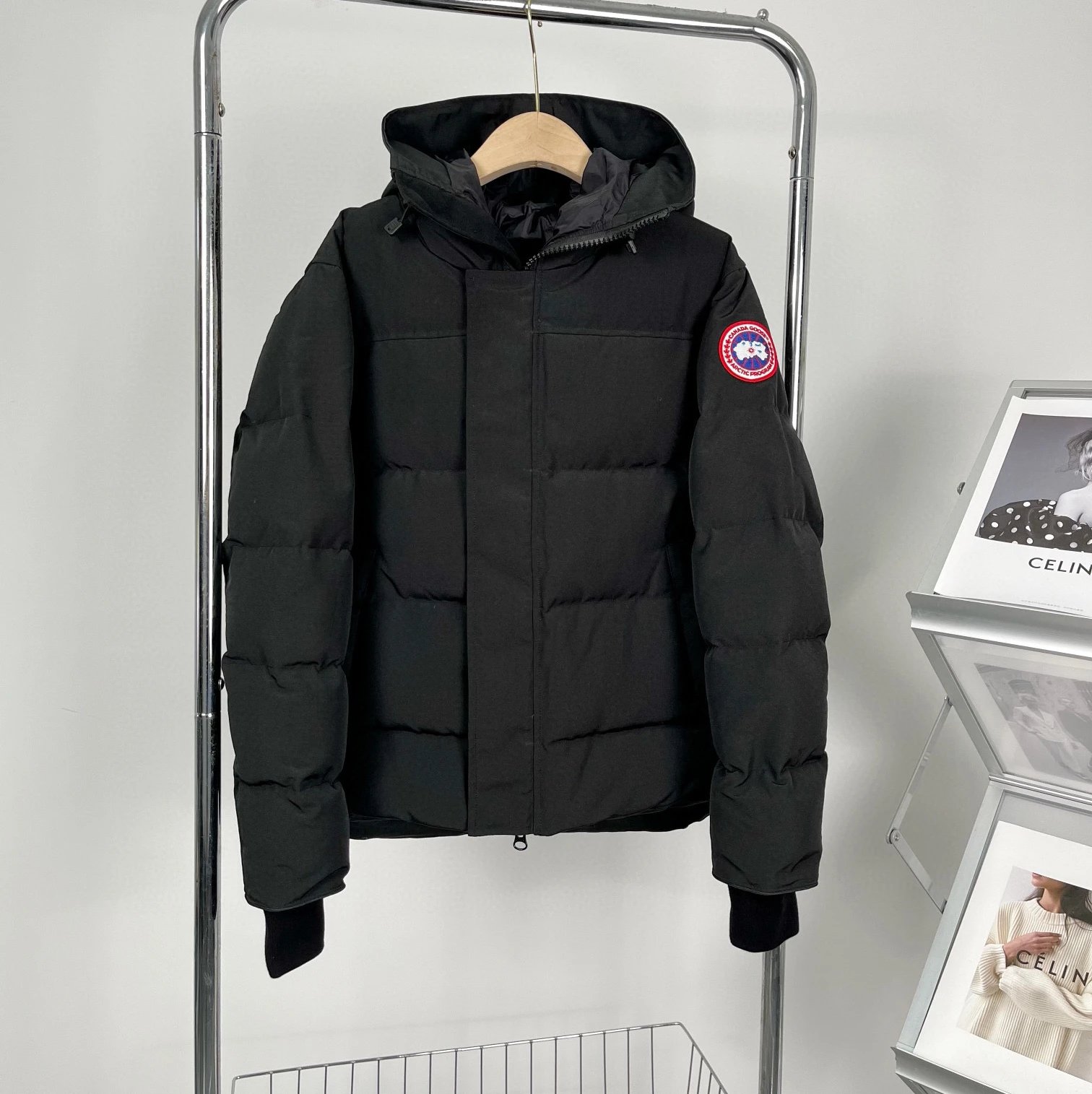 17 high-quality black and red labels