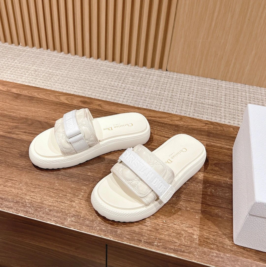 Dior Slides — white white embroidery colorway — USFans Spreadsheet photo