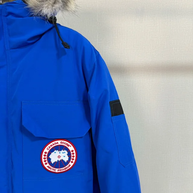Canada Goose Down Jackets Expedition Parka with Fur-Trim Hood product detail image 10