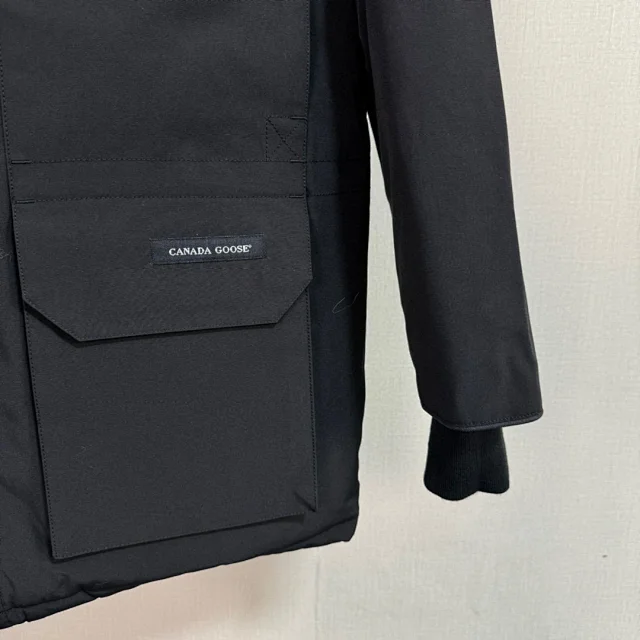 Canada Goose Down Jackets Expedition Parka with Fur-Trim Hood product detail image 2