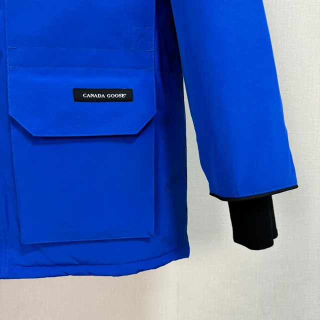 Canada Goose Down Jackets Expedition Parka with Fur-Trim Hood product detail image 11