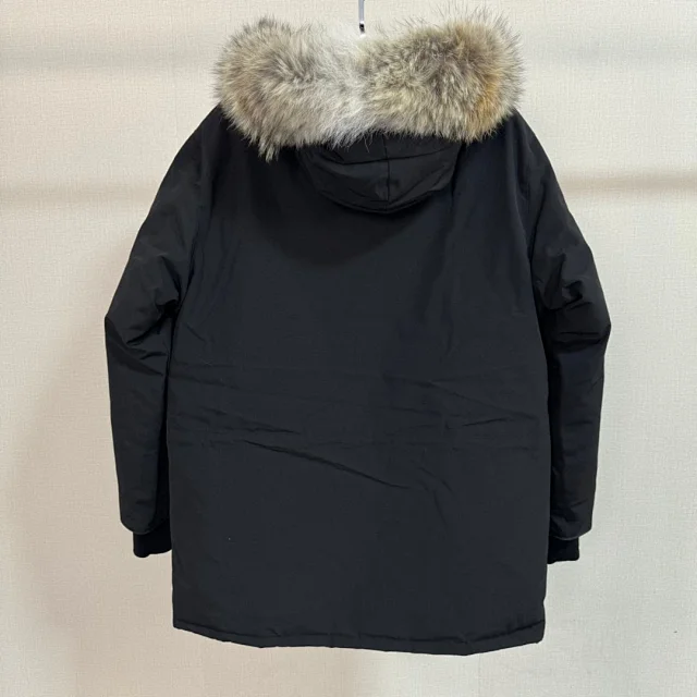 Canada Goose Down Jackets Expedition Parka with Fur-Trim Hood product detail image 4
